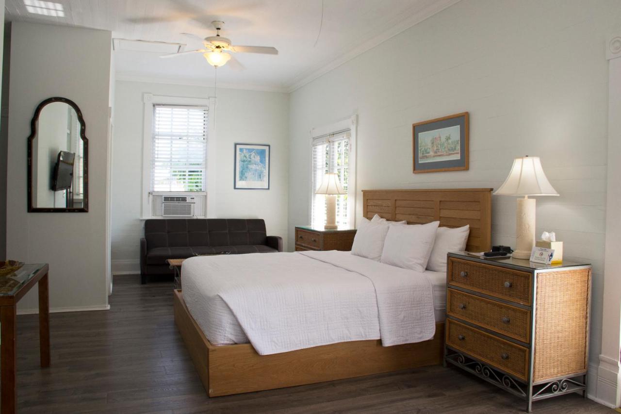 Studio Apartment with Balcony,980261908:JPEG