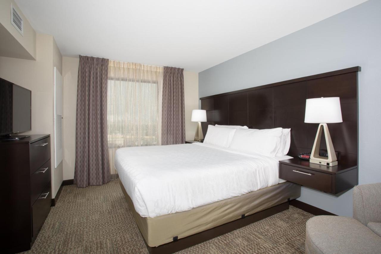 One-Bedroom King Suite,981357598:JPEG