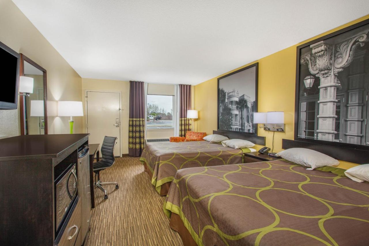 Queen Room with Two Queen Beds - Non-Smoking