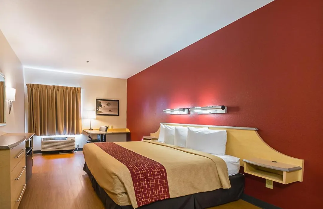 Red Roof Inn & Suites Corpus Christi-1