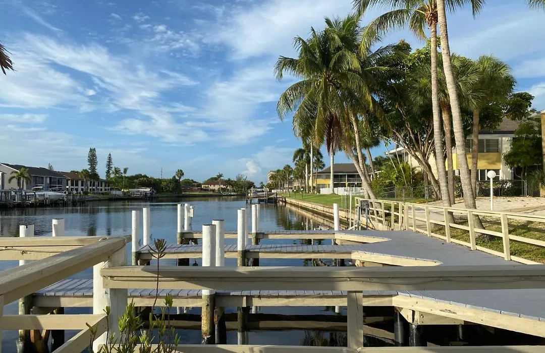 Hideaway Waterfront Resort-1