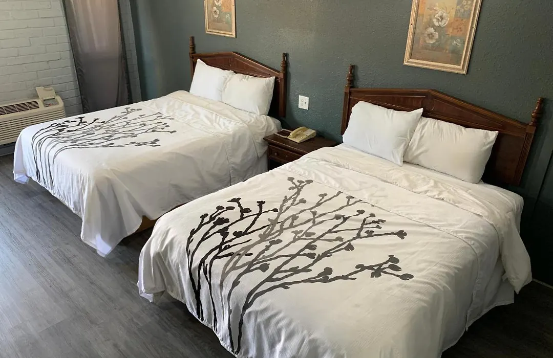 Stratford Inn Tyler-1
