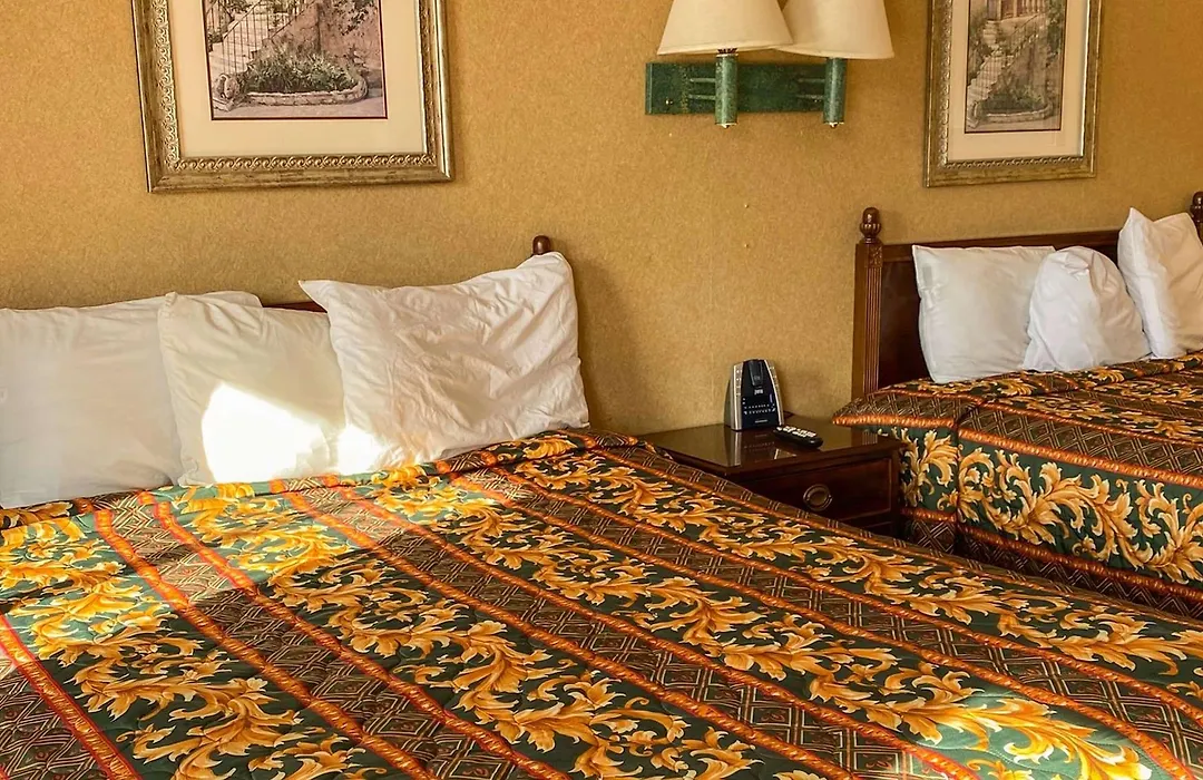 Northgate Inn Saginaw-1