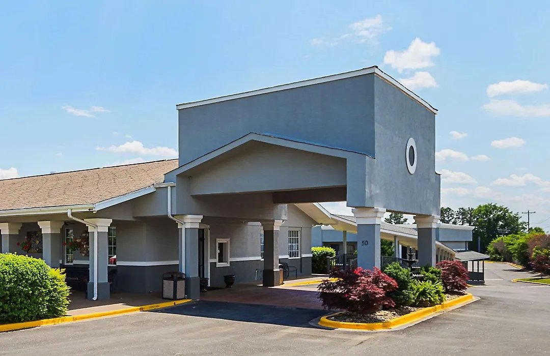 Quality Inn & Suites Greenville - Haywood Mall-1