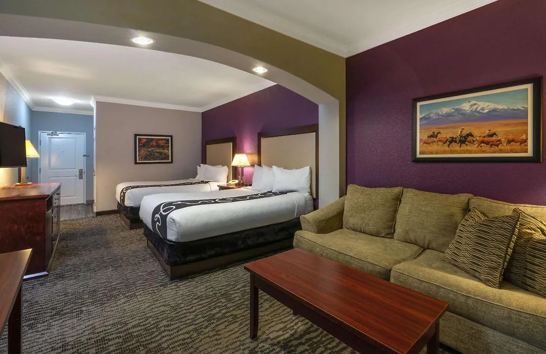 La Quinta Inn & Suites By Wyndham Loveland Estes Park-1