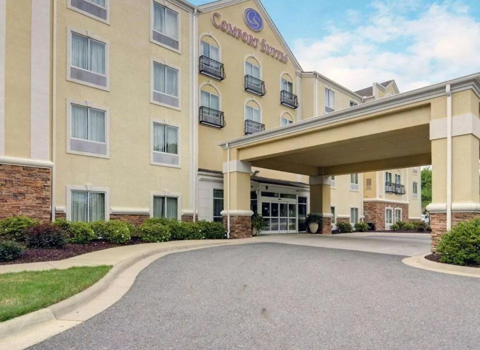 Comfort Suites Near Hot Springs Park-1