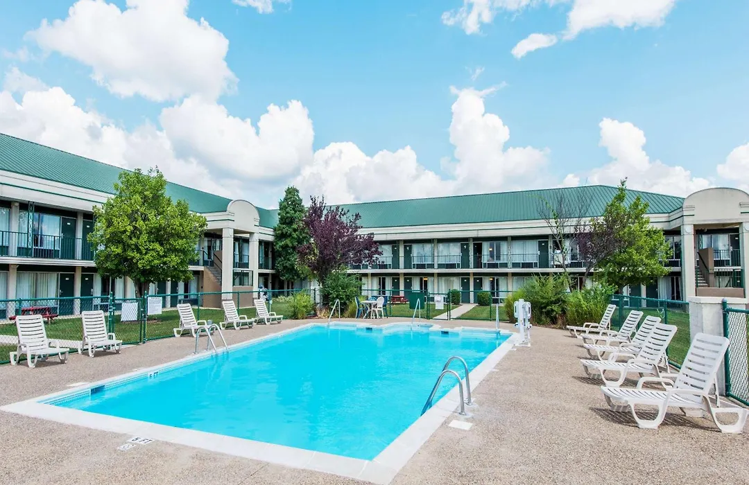 Days Inn By Wyndham Elizabethtown-1