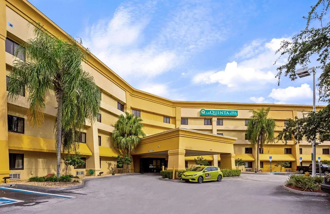 La Quinta By Wyndham Miami Airport East-1