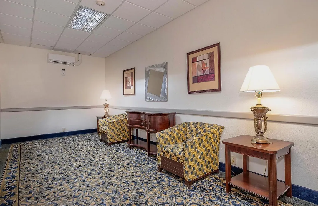 Red Roof Inn & Suites Macon-1