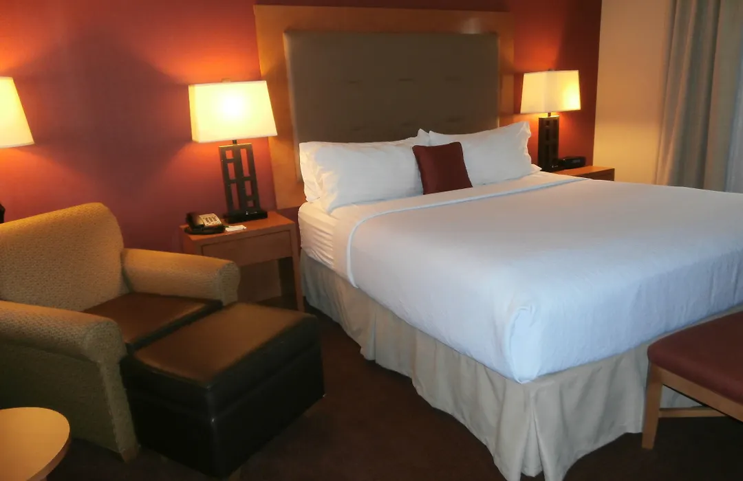 Holiday Inn & Suites Oakland - Airport By Ihg-1