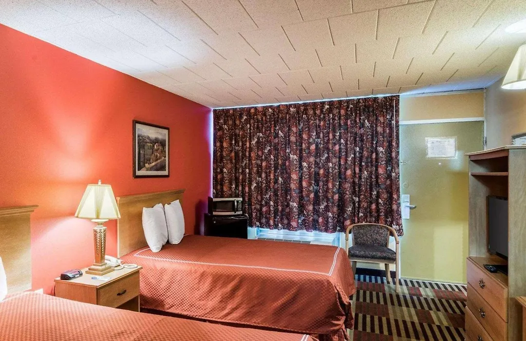 Rodeway Inn University-1
