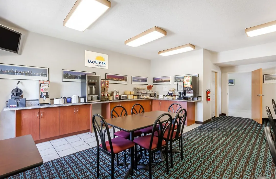 Days Inn & Suites By Wyndham Cambridge-1