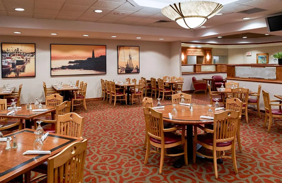 Clarion Hotel Portland Airport Me-1