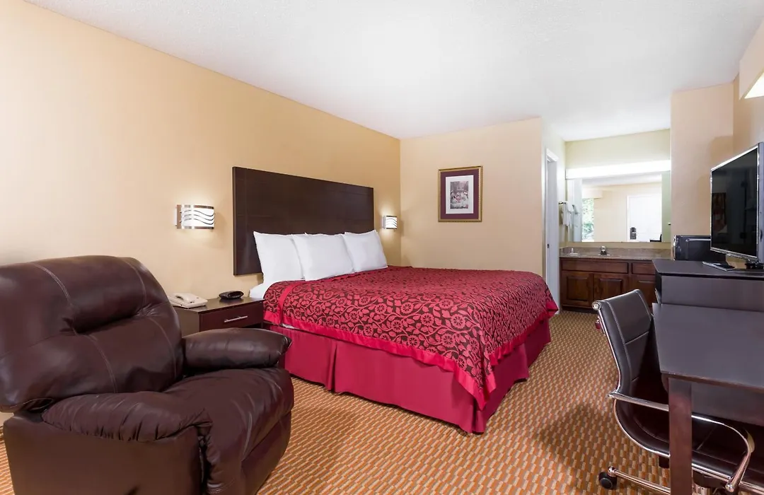 Days Inn By Wyndham Simpsonville-1