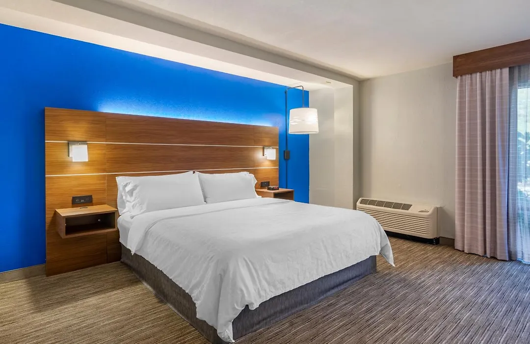 Holiday Inn Express Cape Coral-Fort Myers Area By Ihg-1