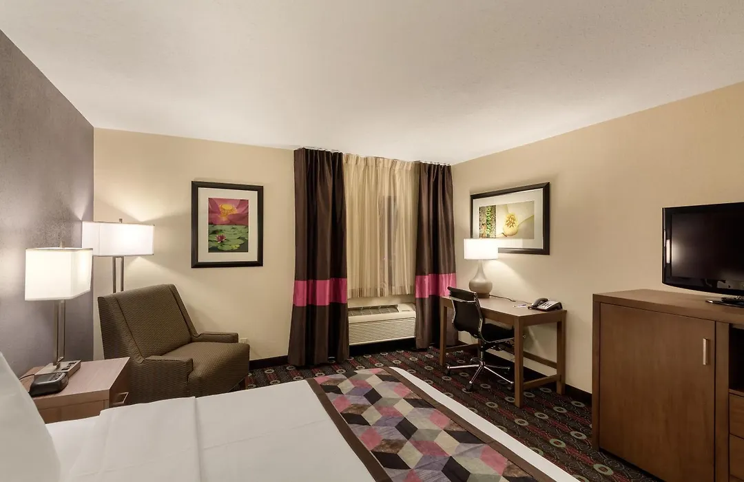 Comfort Inn Tulsa Midtown-1