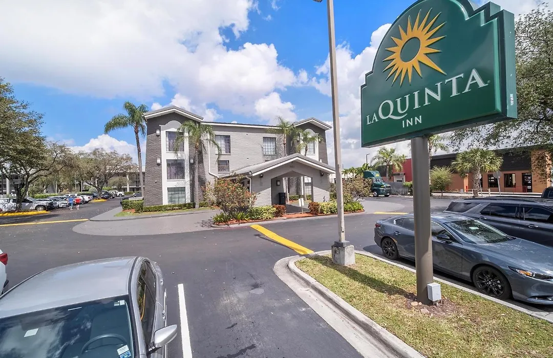 La Quinta Inn By Wyndham Miami Airport North-1