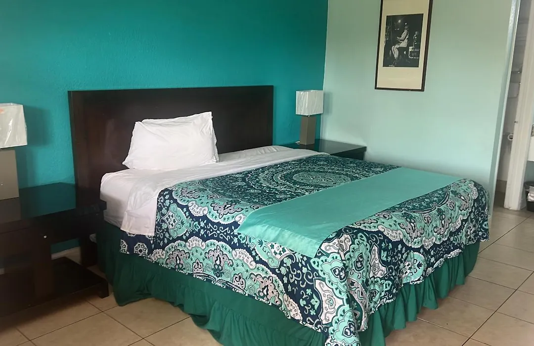 Apm Inn & Suites-1