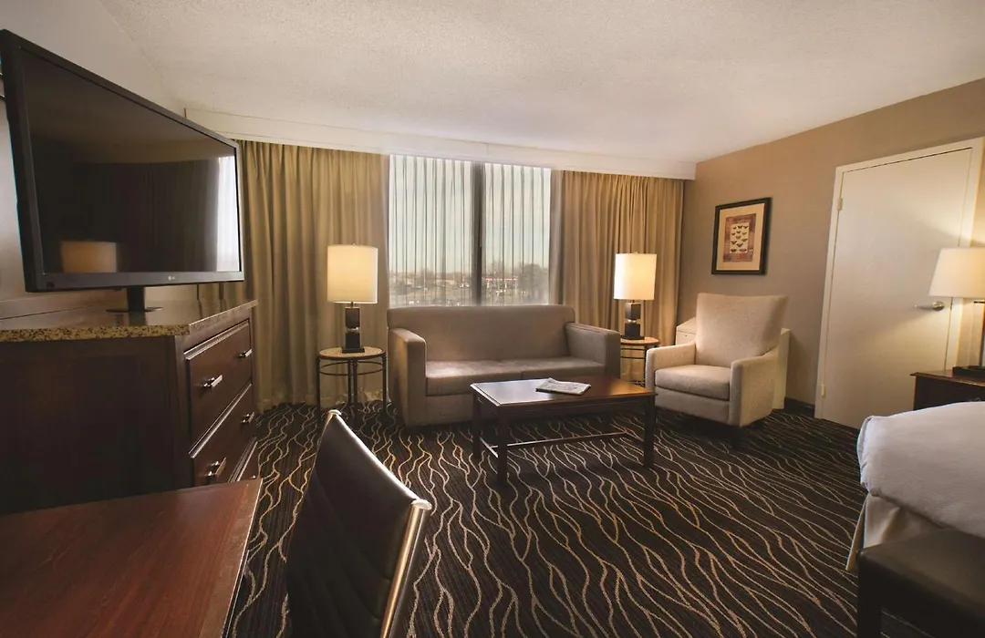 Hilton Kansas City Airport-1