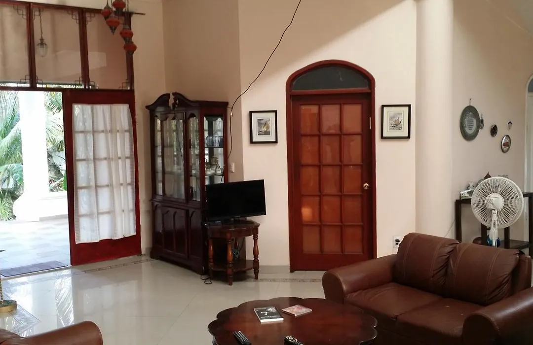 Mansion Giahn Bed & Breakfast-1
