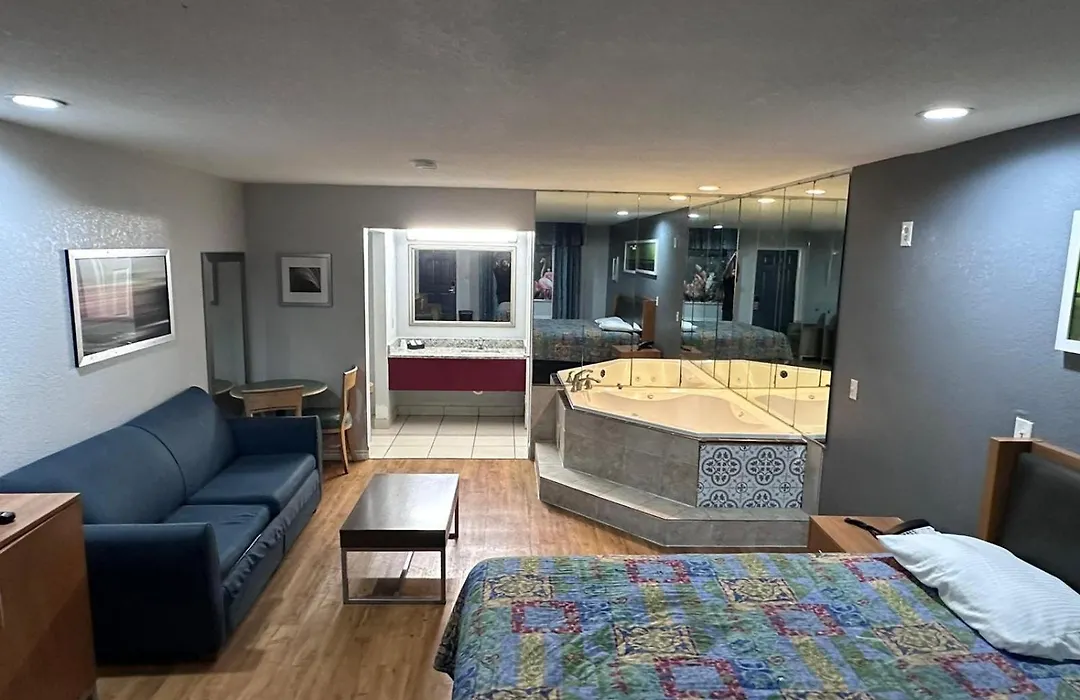 Mustang Inn And Suites-1