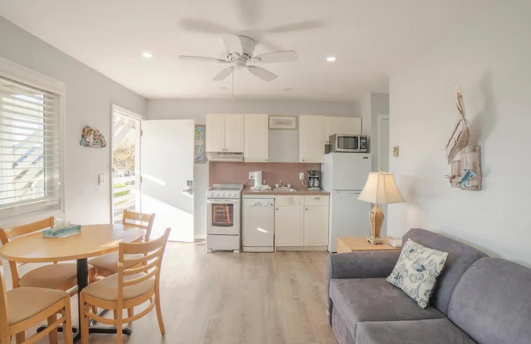 Montauk Oceanside Suites-1