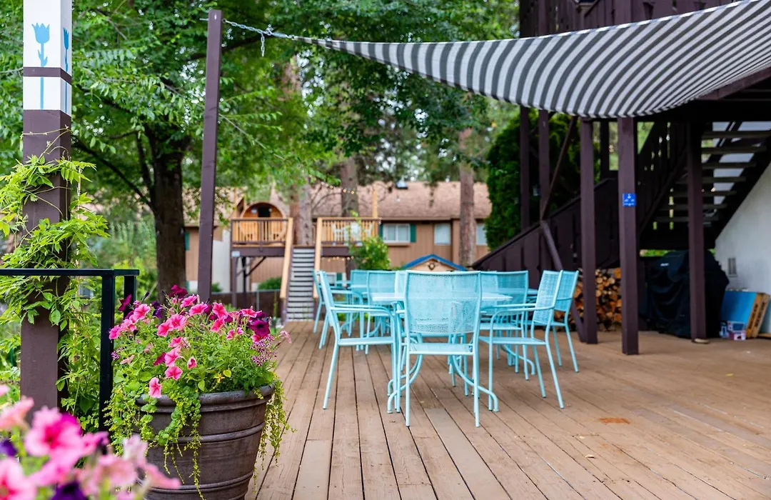Blue Elk Inn-1
