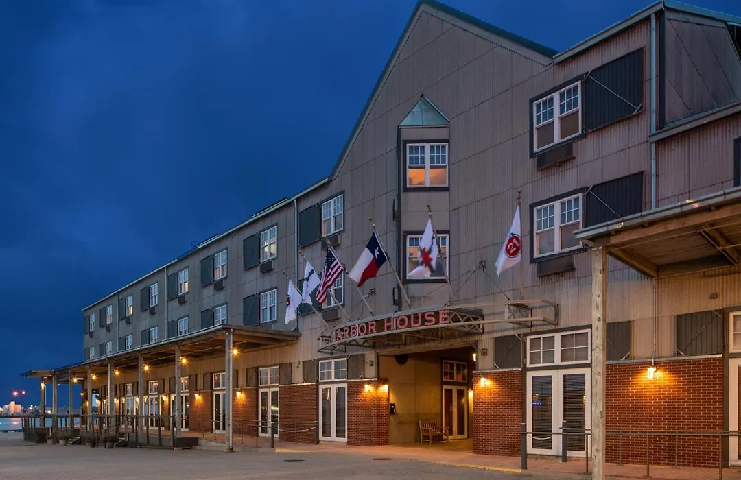 Harbor House Hotel And Marina At Pier 21-1