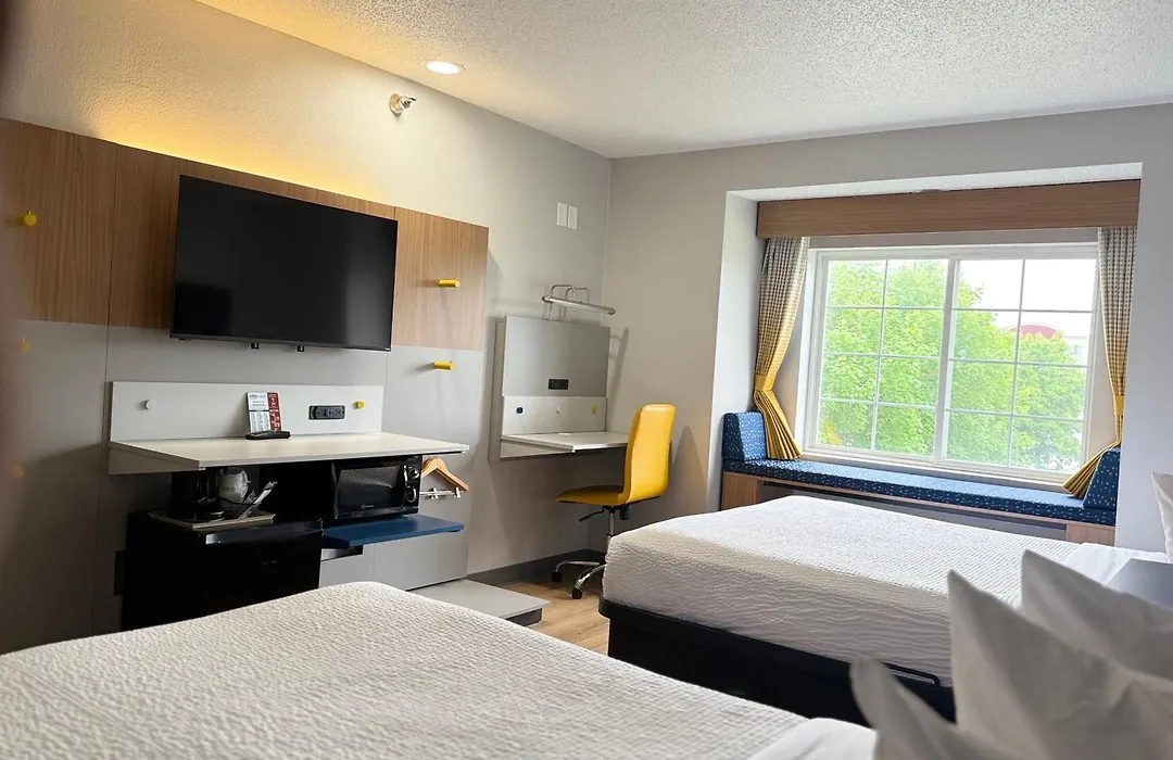 Microtel Inn & Suites By Wyndham Sioux Falls-1