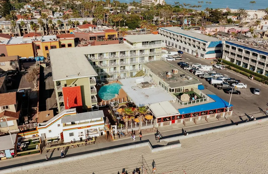 Surfer Beach Hotel-1