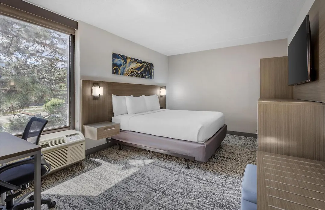 Surestay Plus Hotel By Best Western Chicago Lombard-1