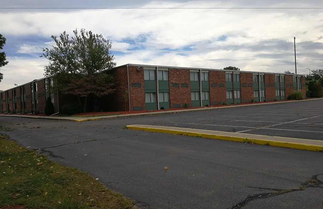 Mystic River Hotel & Suites-1