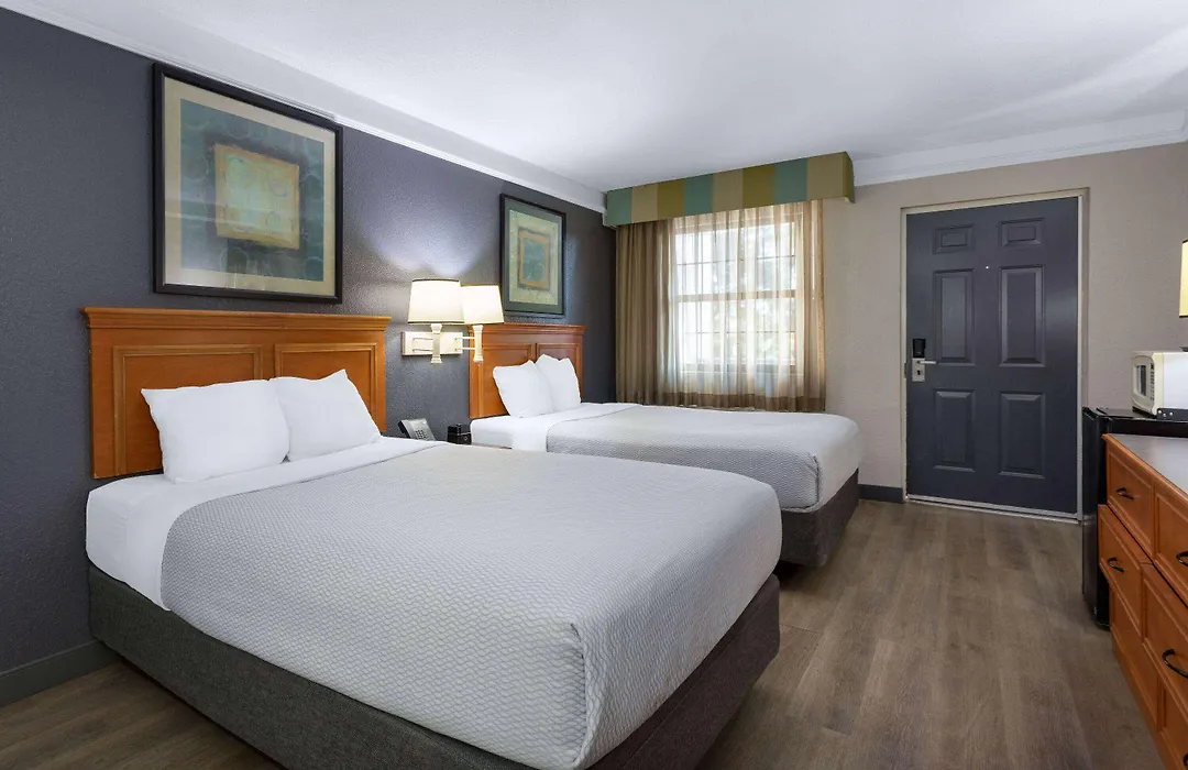 La Quinta Inn By Wyndham Pensacola-1