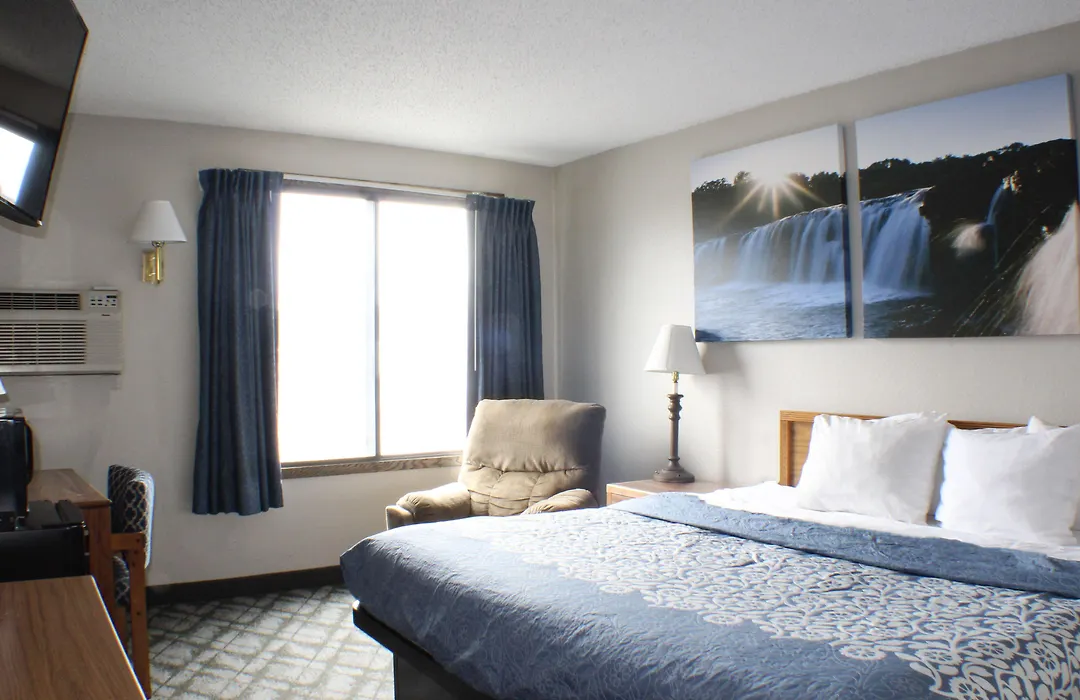 Days Inn By Wyndham Sioux Falls-1