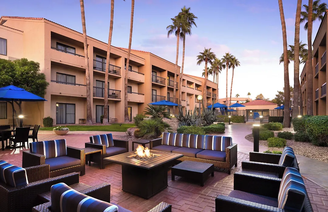 Courtyard By Marriott Phoenix North-1