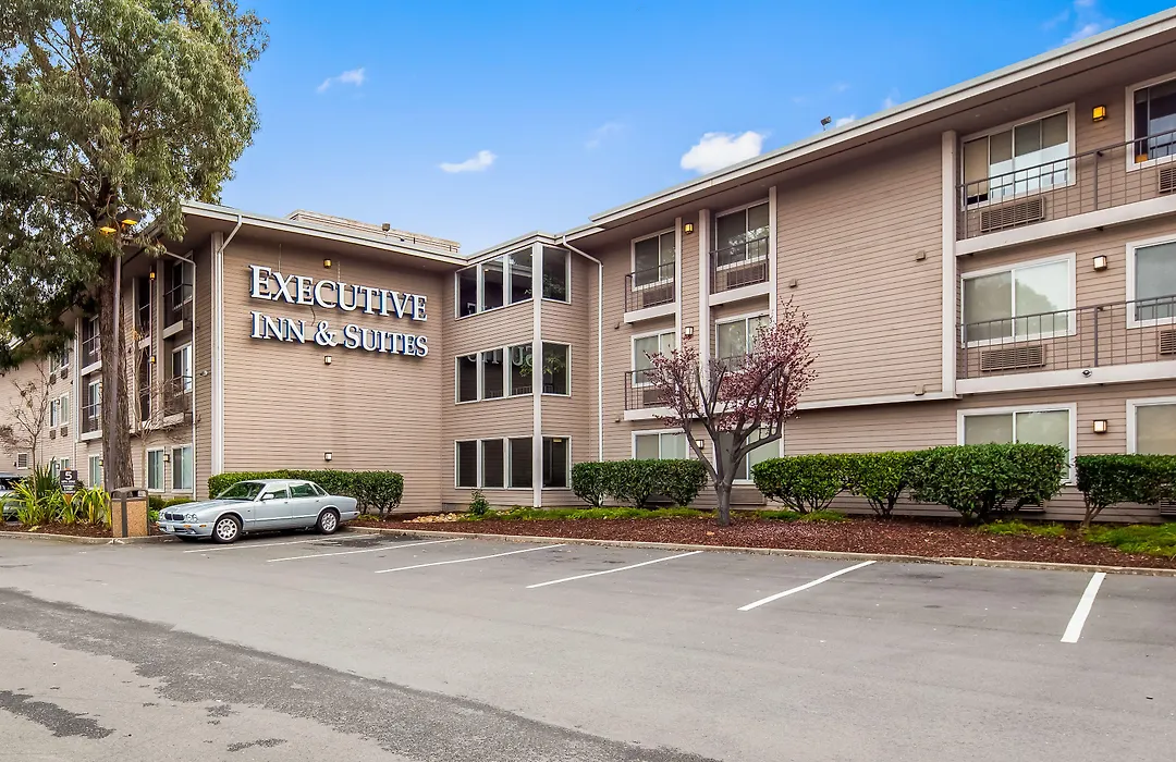 Executive Inn & Suites Oakland-1