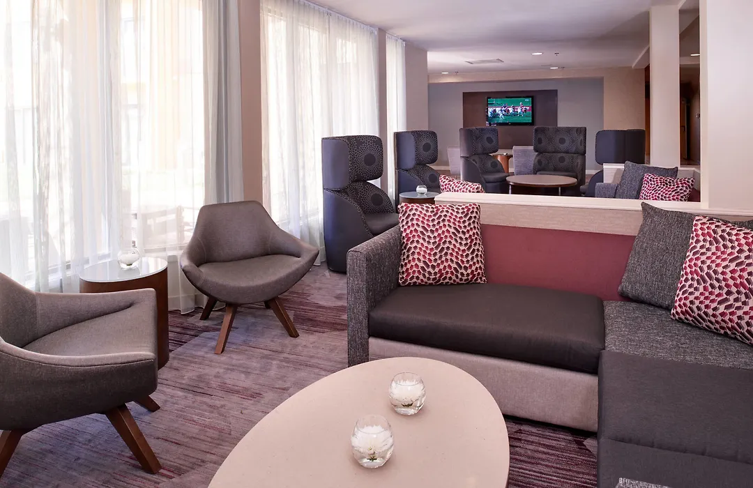 Courtyard By Marriott St. Louis Downtown West-1