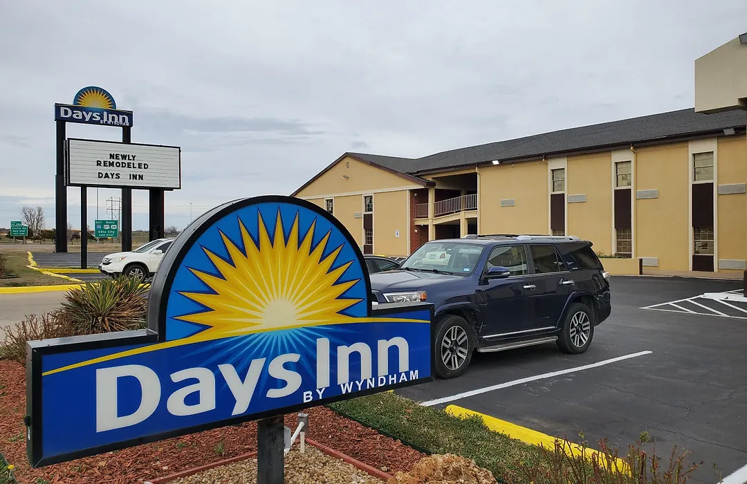 Days Inn By Wyndham Lawton-1