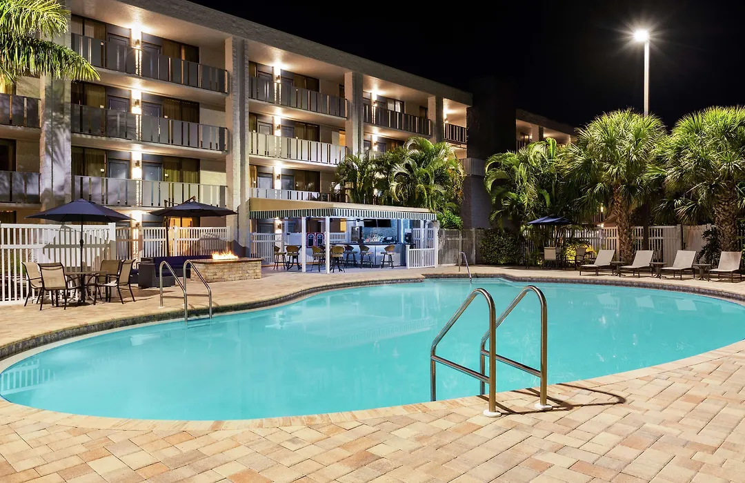 Spark By Hilton Sarasota Siesta Key Gateway-1