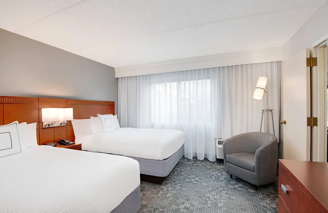 Courtyard By Marriott Savannah Midtown-1