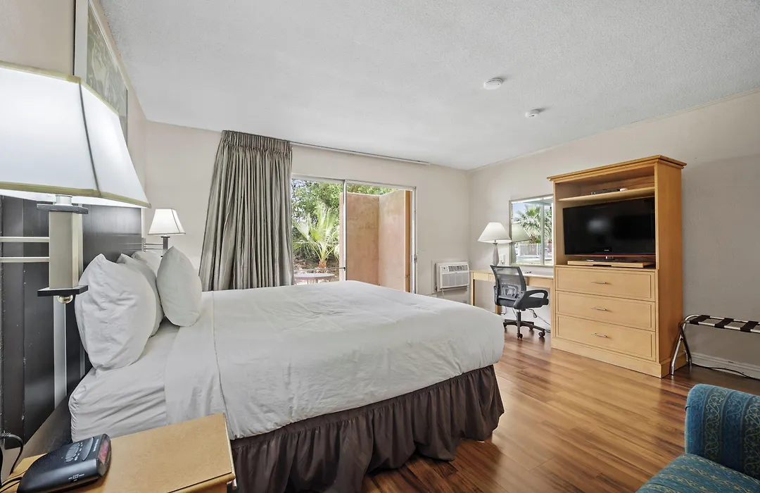 Sol Springs Inn-1