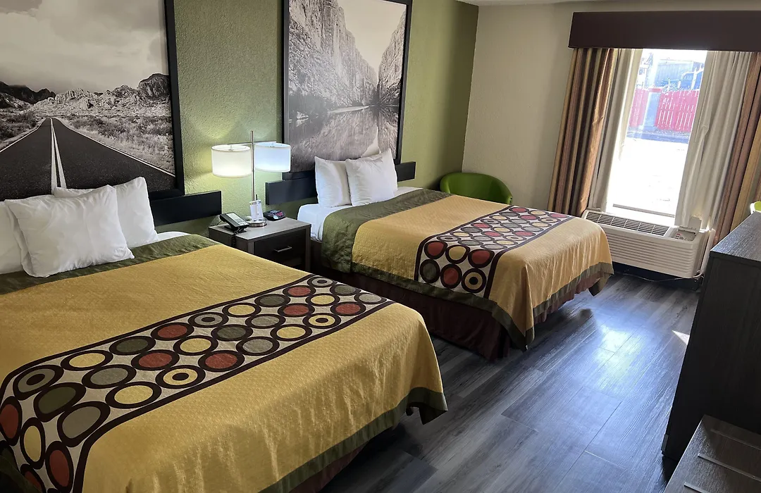 Super 8 By Wyndham Ft Stockton-1