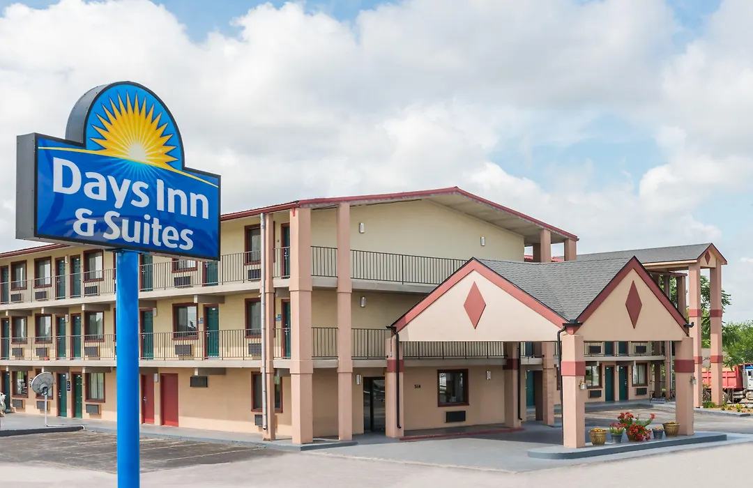 Days Inn & Suites By Wyndham Springfield On I-44-1