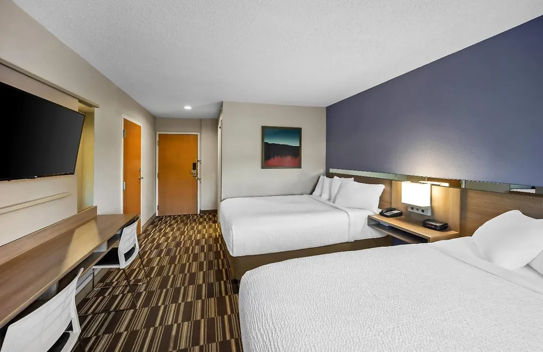 Microtel Inn By Wyndham Greensboro-1