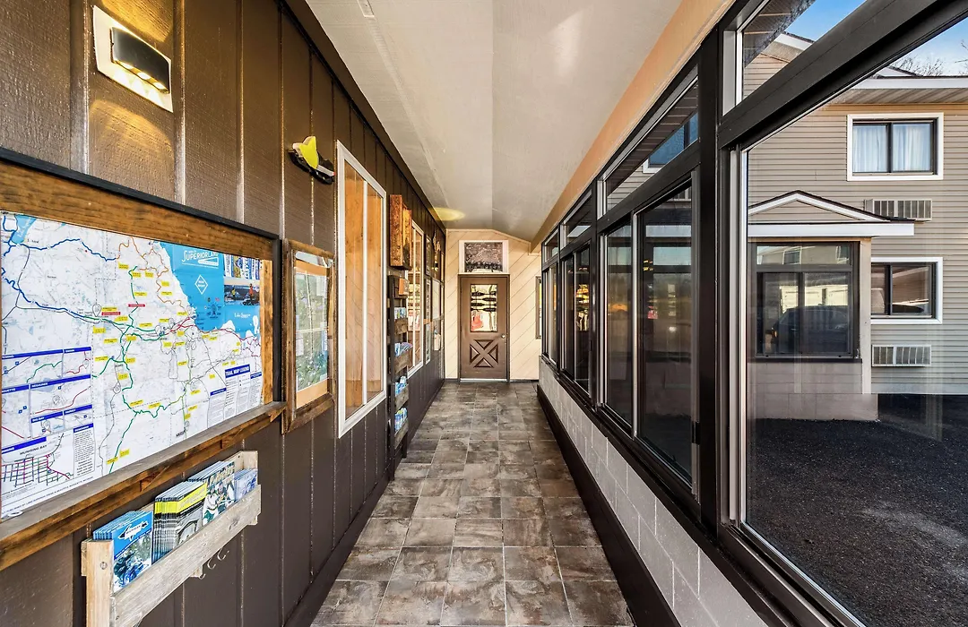 Americas Best Value Inn Marquette-1