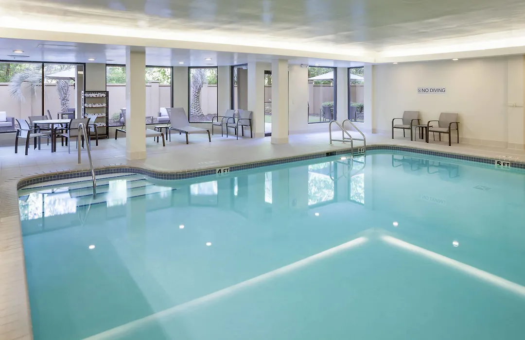 Courtyard By Marriott Pensacola-1