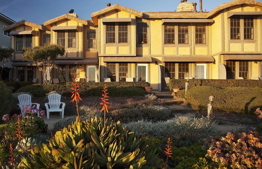 Cottage Inn By The Sea-1