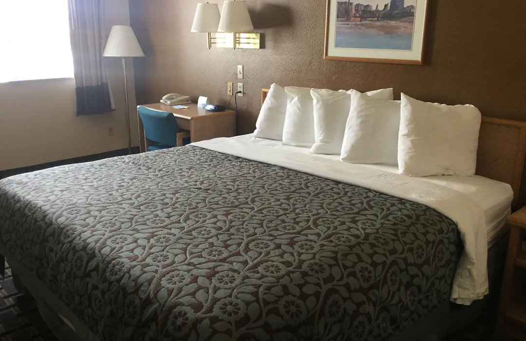 Days Inn By Wyndham Hurricane/Zion National Park Area-1