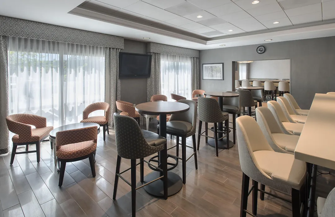 Hampton Inn Boston Logan Airport-1