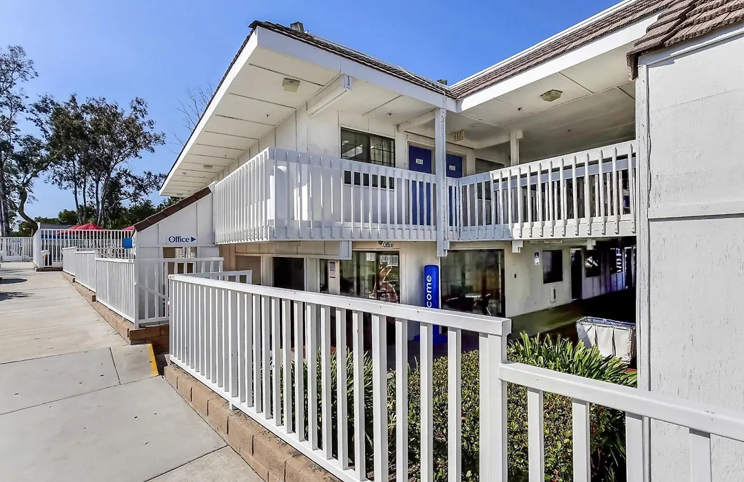 Super 8 By Wyndham Livermore-1